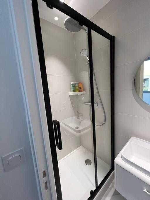 Апартаменти Cosy Flat For 6 People #2 Аньєр-сюр-Сен Екстер'єр фото